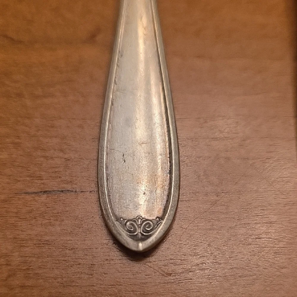 Elegant Silver Teaspoon Set - Picture 2 of 10